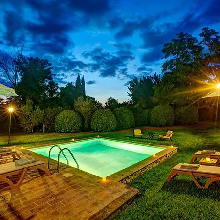 Sleeps 4 Pool Wifi * Giove